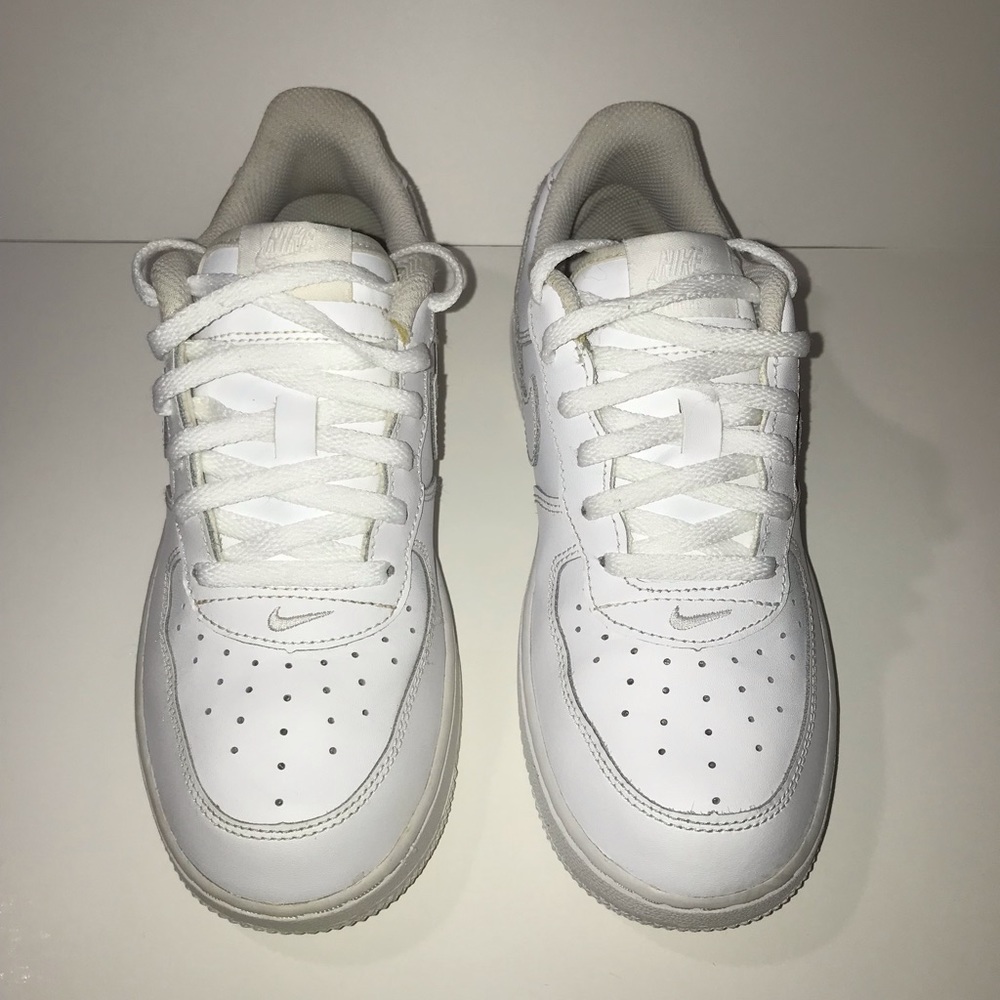 Nike Air Force 1 (ps) pre-used 2.5Y